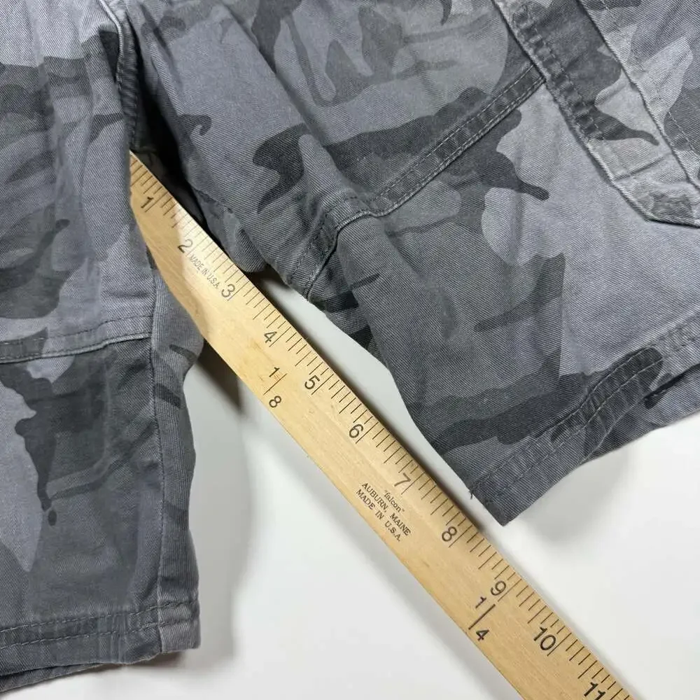 Wrangler Camoflage Cargo Shorts Men's Size 34 Dark Gray Camo Shorts